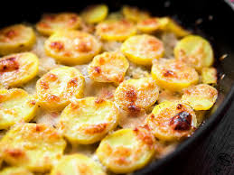 как приготовить горбушу в духовке с майонезом и картошкой Kartoshka S Chesnokom V Duhovke Recept S Foto Chudo Povar