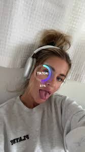 Mallory Santucci's Instagram, Twitter & Facebook