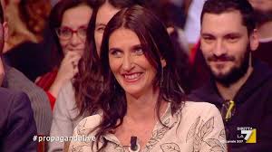 Pagina ufficiale di propaganda live, il nuovo programma di e con diego bianchi. Propaganda Live L Irresistibile Risata Di Francesca Facebook