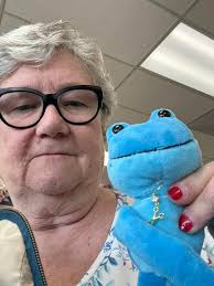 Looking for someone who does sew ins or wig installs in Rochester area.  Thanks. Looking for November 6 or 7