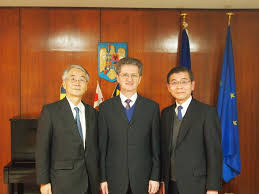 În reprezentarea țării gazdă, câteva insule din marea japoniei, care desparte cele două țări, sunt afișate cu denumirile japoneze, deși ele. RecepÅ£ie In Onoarea Ligii Parlamentare De Prietenie Japonia Romania Ambasada Romaniei In Japonia