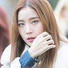 Pin By Hagar On Blue Eyed Idols K Style Blue Green Eyes Kpop Girls Hello Venus