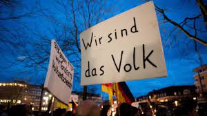 Pegida zu beobachten ist leicht. Pegida Demo Junge Frau In Karlsruhe Verletzt Region Land Schwarzwalder Bote