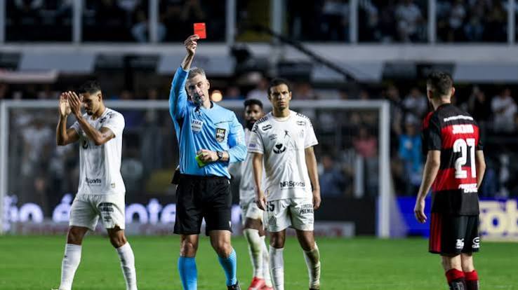 Jorginho dispara contra Daronco ap&oacute;s expuls&atilde;o: "Ele conseguiu..." - Sportbuzz