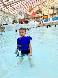 Discover camelback resort's indoor and outdoor water parks, indoor adventure park, and more. Camelback Resort A Fun Filled Winter Getaway In The Poconos Chic Little Travelers