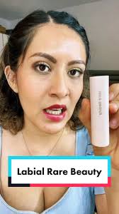Parte 14 de 31 dias de labiales, hoy estoy usando Dewy Lip Balm de @Rare  Beauty tono Empaty #lipstickchallenge #labial #reseñalabial #rarebeauty  #rarebeautylipstick