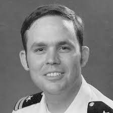 Lee DeWyze adds glam to seventh HIT Idol event