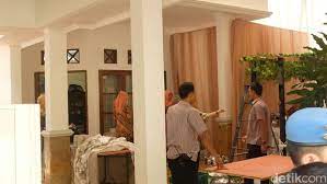 Maybe you would like to learn more about one of these? Jelang Kedatangan Komisi Iii Rumah Dinas Tito Karnavian Dipercantik