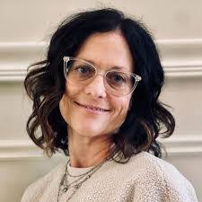 Denise Merriman's Instagram, Twitter & Facebook