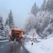 Wann kommen kälte, eis und schnee? Winter Wetter Erster Schnee In Bayern Gefallen Glatte Strassen Sorgen Fur Erste Unfalle Bayern