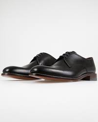 Find these versatile and robust shoes at mr with their open lacing, derbies are a less formal and more versatile men's shoe than oxford shoes. Loake Drake Plain Derby Shoe Black Jeans And Street Fashion From Jeanstore