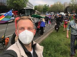 Mein körper, meine identität, mein leben, so das diesjährige. Csd Berlin Bei Idahobit Fahrrad Demo Csd Berlin