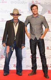 Armand douglas armie hammer (born august 28, 1986) is an american actor. Johnny Depp And Armie Hammer Attended A Photocall For Their Film Johnny Depp Walks The Carpet Solo In Tokyo Popsugar Celebrity Photo 2
