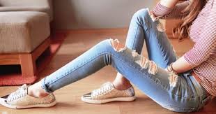 Dengan cara ini anda pastikan anda tidak menumpahkan air mata yang tidak dijangka dalam jangka pendek. Seluar Jeans Wanita Bergaya Putih Hitam Teman Lelaki Dengan Pinggang Tinggi Pisang Dengan Manik Renda Berlutut Di Lutut Paus Bawah Penuh Dengan Pantyhose Di Dalam Jaring