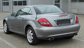 The slk350 ($46,950) has a 3.5 liter v6 rated at 268 horsepower. Mercedes Benz Slk Class R171 Wikiwand