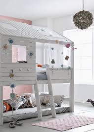 Ein Huttenbett Furs Kinderzimmer Kinder Zimmer Hochbett Kinder Kinderbett Haus