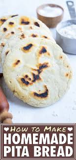 How To Make Pita Bread No Yeast Evolving Table Recipe In 2020 Recipes Pita Bread Food