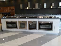 فروع الشركة الريــــــــاض معرض و مستودع