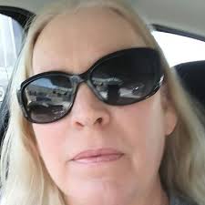 Diane Quaintance's Instagram, Twitter & Facebook