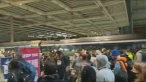 4 june 2021 news reporter 0. Covid Video Shows Crowds Of Passengers Cramming In To Train Leaving London Ahead Of Tier 4 Lockdown Itv News