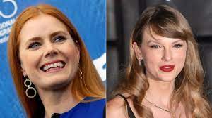 Cuando Amy Adams le robó el protagonismo a Taylor Swift en un karaoke