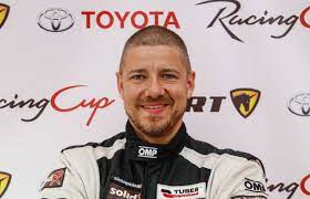 Dzisiejsze uroczystości (21 lipca br.) odbyły się na dziedzińcu belwederu w warszawie. Zawodnicy Wsmp Wyscigowe Samochodowe Mistrzostwa Polski