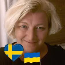 The United States Postal Services unveils a stamp honoring late actress  Betty White. Designed by illustrator Dale Stephanos, the stamp celebrates  White's decades-long entertainment career and her advocacy for animals.