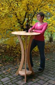 Anschließend können sie die tischplatte nach dieser schablone bunt lackieren. Stehtisch Aus Dem Massivholz Aus Franken Die Mobelmacher