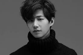 Painter Frank Auerbach, who fled the Nazis and became a major artist,  passes away aged 93