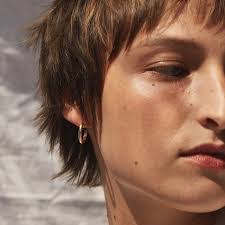 Cindy Hoops's Instagram, Twitter & Facebook