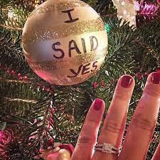 16 Engagement Announcements That Made Us Swoon Engagement Announcement Photos Christmas Engagement Photos Cute Engagement Announcements