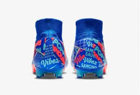 Browse the best nike football boots at kitbag, including nike mercurial or hypervenom boots and football shoes for the pitch. Jadon Sancho Joins Cristiano Ronaldo Neymar With Very Own Nike