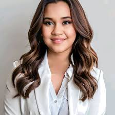 Angelica Waller's Instagram, Twitter & Facebook