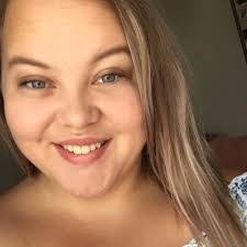 Carolyn Mcnulty's Instagram, Twitter & Facebook