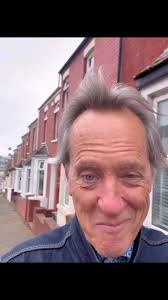 Ruth Jones took Richard E Grant around Barry today to see the sights of  Gavin and Stacey! This is a lush reel to be fair! Video credit from  Richard’s E Grants insta!