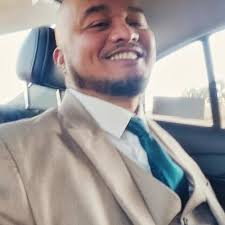 World Series managers Dave Roberts and Aaron Boone competed against each  other when they played in college, and they weren't friends, Roberts says.  👀 Roberts went to UCLA, Boone USC.