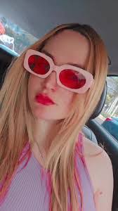 Sabrina Goodson's Instagram, Twitter & Facebook