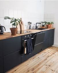 Faites le bon choix en retrouvant tous les avantages produits de meuble de cuisine bas d'angle blanc porte cosy h. Nordik Space On Instagram The Black Kitchen Cabinetry And The Light Oak Flooring Just Makes Th In 2020 Kitchens Without Upper Cabinets Kitchen Design Kitchen Remodel