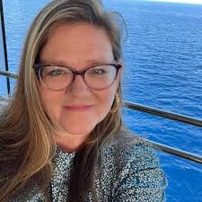 Jennifer Littleton's Instagram, Twitter & Facebook