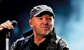 Oggi vasco rossi è una leggenda vivente, l'unica rockstar italiana ad aver conquistato una schiera di fedelissimi di tutte le età. Vasco Rossi Da Oggi I Biglietti Per I Concerti Di Milano Come Acquistare Prima Saronno