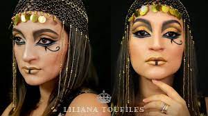 Cleopatra makeup look