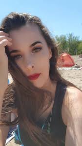 Long Hair vs the Beach ⛱️ #longhair #brunette #summervibes #beachgirl