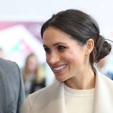 Ce métier a encore de beaux jours devant lui ! Anti Age Comment Cacher Ses Cheveux Blancs Gala