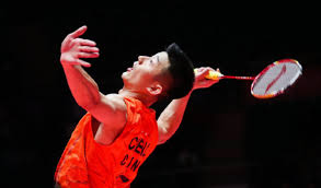 諶龍 林丹後的中國羽球王牌 殺球球質 重又猛 每球殺球就跟鉛球一樣 膽敢接發者莫不退後五步 而網前控球精準無比 想控哪 就控哪 小便球精準無比 拿nba巨頭戰隊比較 就像 熱火三王剛組的第一年 或是今年天網三王 那種讓人絕望的程度 會感覺其他人都來陪打的 這樣的選手蒿凸露絲？ Iscszbcs6pnaim