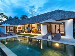 4 kamar, ruang tamu, dapur, kompor, dispnser, water heater, 1 vila kecil : Villa Candi Kecil Tiga Villa Ubud