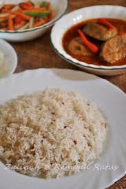 Kisar bawang merah dan halia menjadi rencah. 62 Nasi Dagang Ideas Favorite Dish Kelantan Dishes
