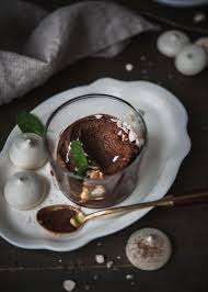 Peppermint Chocolate Mousse With Peppermint Meringue Kisses Dairy Free Vegan Egg Free Refined Sugar Free Saltnpepperhere Vegan Chocolate Mousse Chocolate Peppermint Peppermint Meringues