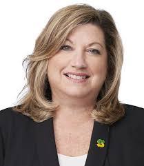 Jacqueline Waldron's Instagram, Twitter & Facebook