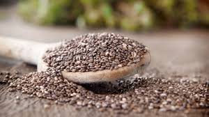 Brokkoli hilft bei der fettverbrennung, mandeln und kichererbsen sorgen für eine portion eiweiß und das zink im griechischen joghurt produziert beeren chia smoothie zum abnehmen. Chia Samen Wirkung Rezepte Tipps Essen Und Trinken