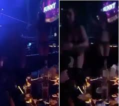 Công an tỉnh vĩnh phúc đang điều tra clip ghi lại hình ảnh các nữ nhân viên ăn mặc phản cảm phục vụ khách được cho là tại quán karaoke theo đại diện công an tỉnh vĩnh phúc, những clip nhạy cảm trên mạng chưa có căn cứ nào khẳng định đó là nhân viên của quán karaoke sunny hoặc là vụ. Yckmznutav31vm